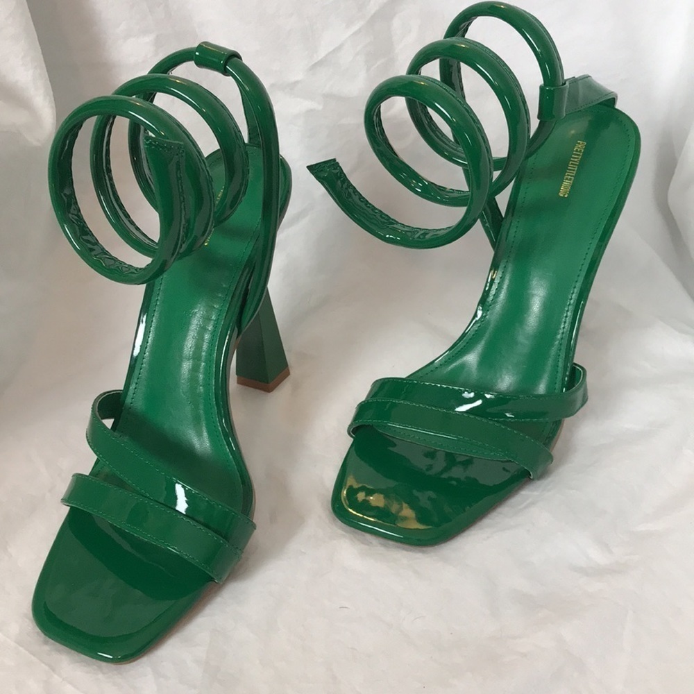 Pretty Little Thing green patent ankle spring heeled sandal shoes size 7
